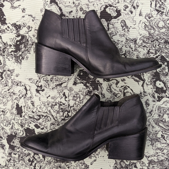 Vintage leather ankle boots - Picture 2 of 10